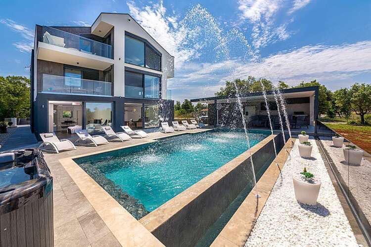 Appartamento Seaview Funtana Esterno foto