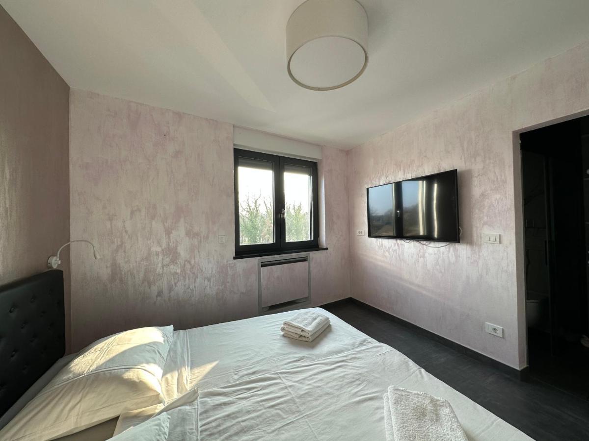 Appartamento Seaview Funtana Esterno foto
